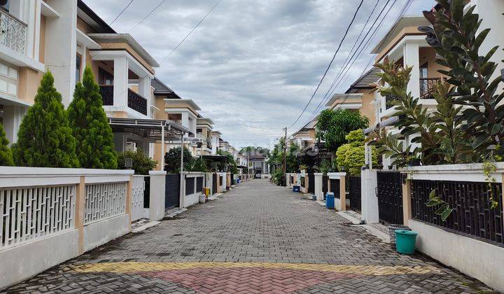 Rumah Cantik Dan Megah Di Maguwo 2