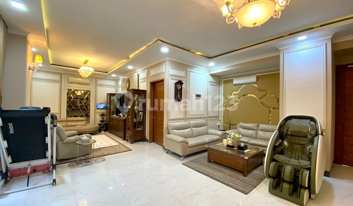 Quick Sale Luxury House With Swimming Pool Facilities in Harapan Indah Cluster, Bekasi 2