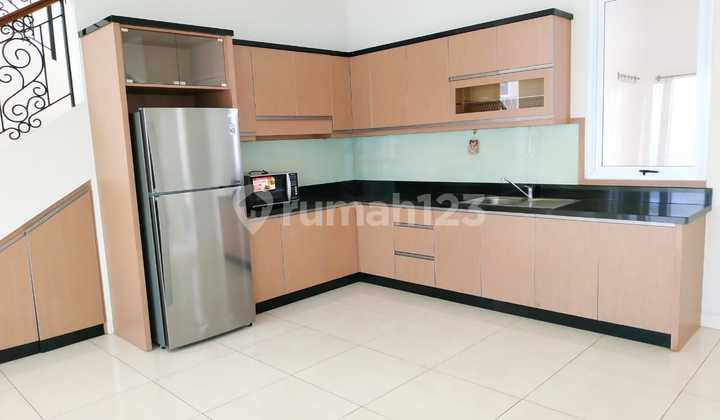 House For Sale Big and Spacious  House Semi Furnished  depan taman  di BSD City 2