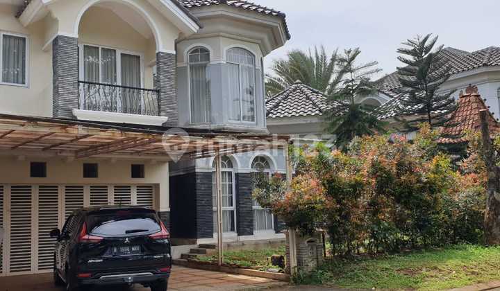 House For Sale Big and Spacious  House Semi Furnished  depan taman  di BSD City 1