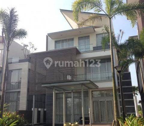 DI JUAL RUMAH MEWAH DI GOLF ISLAND PIK 1