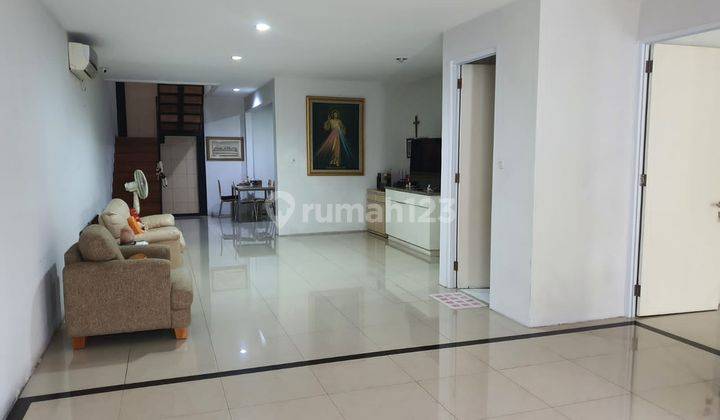 Rumah Kembang Elok, Puri Indah,Siap Huni,Rapi dan Bagus 1