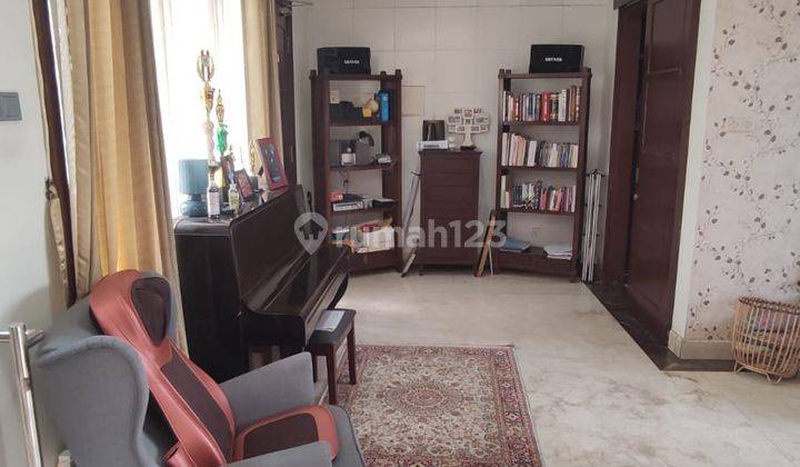 Rumah Townhouse di Pejaten Barat dekat ke kemang with Private swimming pool 2