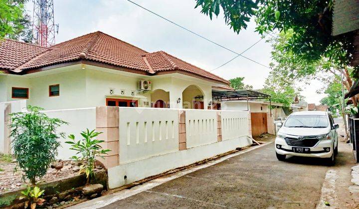 DIJUAL Rumah MEWAH TATA RUANG NYAMAN - TANAH LUAS di Condong Catur dekat Kampus UPNMaghnet Kawasan:- Hartono Mall- RS JIH- Kantor Polda DIY- Masjid- Kampus, UPN, UII, UMB, UGM- 1