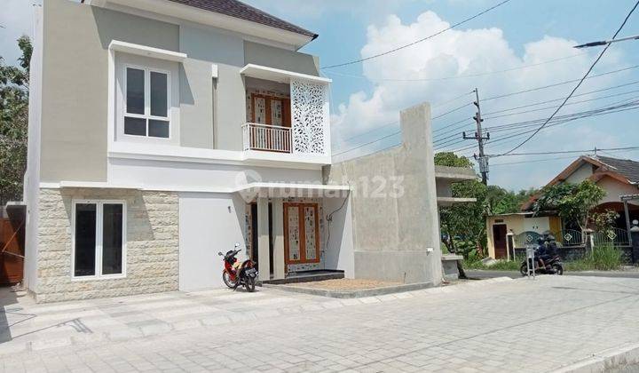 Rumah BARU MEWAH CANTIK 2 LANTAI Dalam Perumahan di Sidoarum Godean Sleman

 2