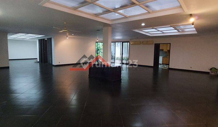 Rumah lama halaman luas lokasi tenang harga menarik Kemang Dalam 2