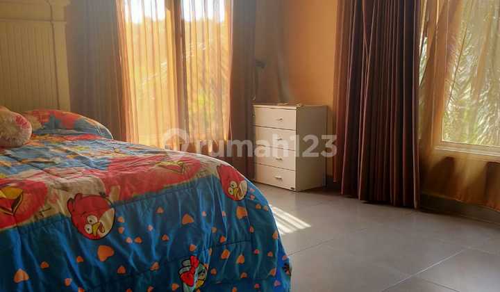 Furnished mountain view house with a swimming pool in Sentul city. 2