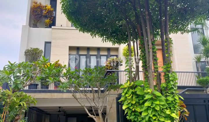 Rumah Baru Modern Classic Kebayoran Baru...