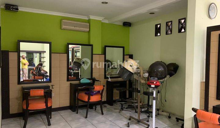 rumah ex salon berjalan dalam perumahan yg padat penduduk 2