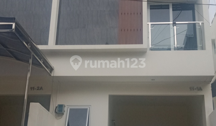 MILIKI RUMAH MEWAH MINIMALIS MODERN DI CEMPAKA PUTIH BARAT  2