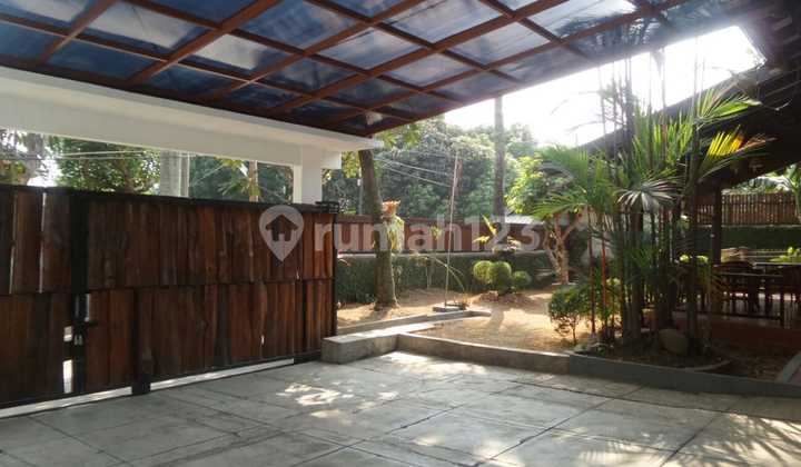 Two-story house with a serene garden, semi-furnished in Cinere. 2