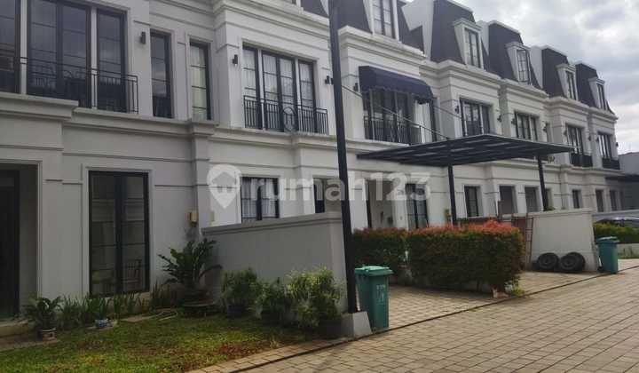 Rumah Dalam Town House di Kemang Timur Dalam