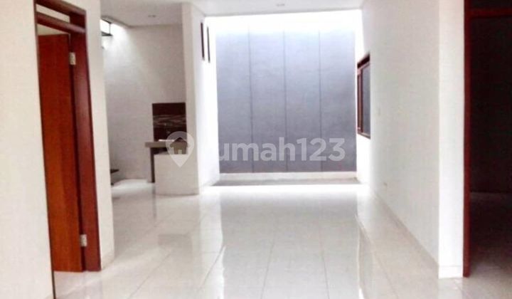 *Di jual Rumah Baru di TKI I* *Di jual Rumah Baru di TKI I*