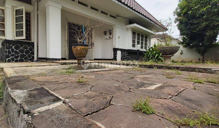 Rumah Gaya Belanda di Menteng Jakarta Pusat 1