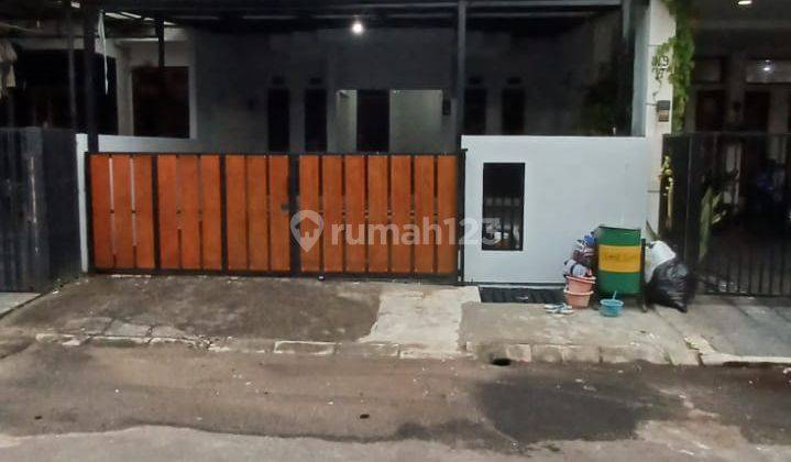 Disewakan cepat Rumah 1.5 lantai di Bougenville loka, Graha Raya Bintaro 1