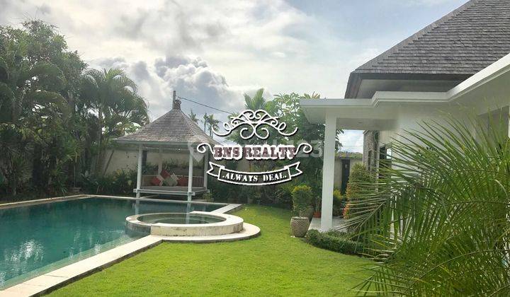 Villa Jual Lokasi Berawa 1