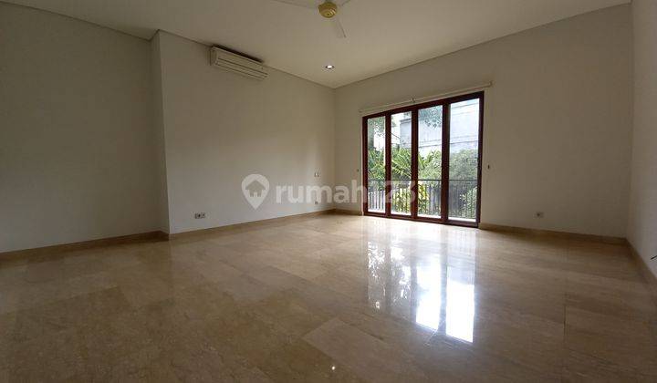 Kemang - Luxury Tropical House with Spacious Garden 2