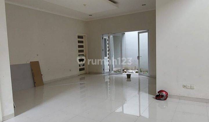 Hot listing dijual rumah baru bangunan mandiri 2lantai hoek bagus, adem ayem 2