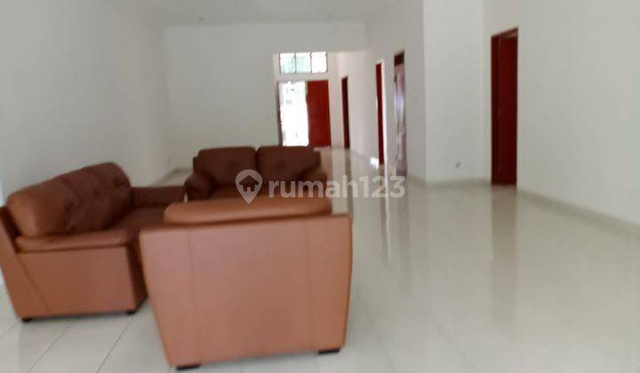 Disewakan Rumah di Kemang, Jakarta Selatan ~ Siap Huni ~ Swimming Pool 2