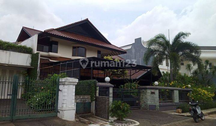 Rumah Luas 2 Lantai di Taman Kebon Jeruk, Jakarta Barat 2