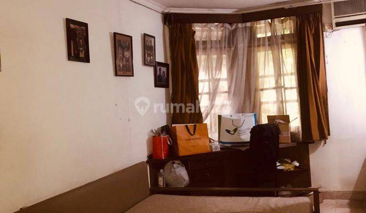 Rumah Tua kondisi terawat lokasi strategis harga ramah 1