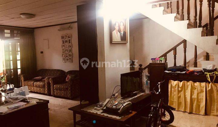 Rumah Tua kondisi terawat lokasi strategis harga ramah 2