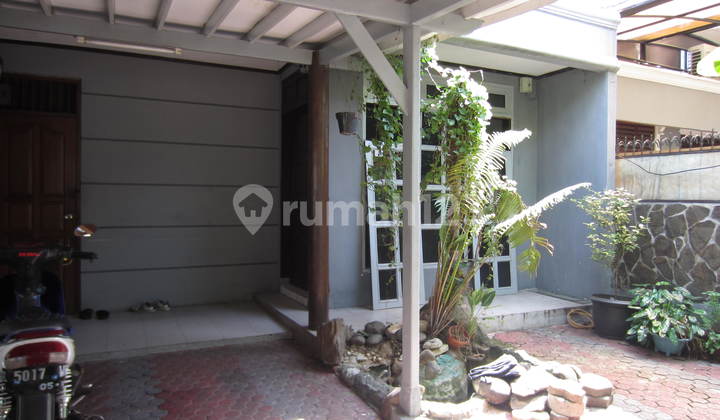 Affordable House in Pondok Indah. Area 158m2
