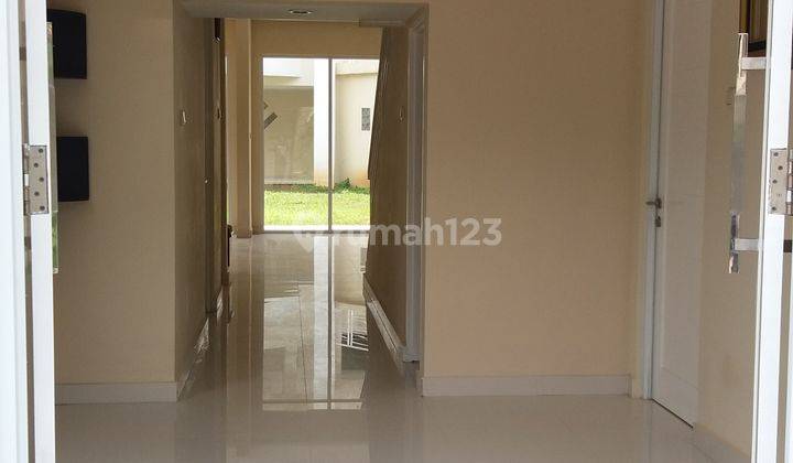 Rumah 2 Lantai Bagus Unfurnished Sertifikat Hak Milik Lokasi Bukit Golf Hijau Sentul City Bogor  2