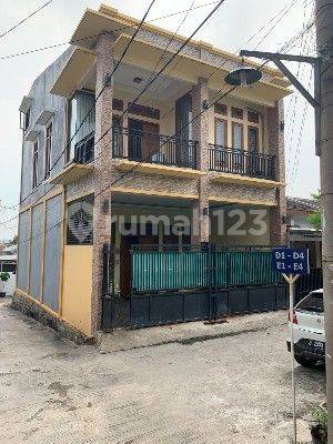 Rumah bagus 2 1/2 lantai di Pondok gede Bekasi Jawa barat 1