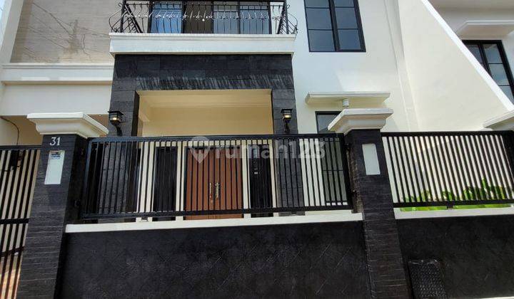 Rumah baru 3 lantai siap huni di Kalibata Utara,Jakarta Selatan 1