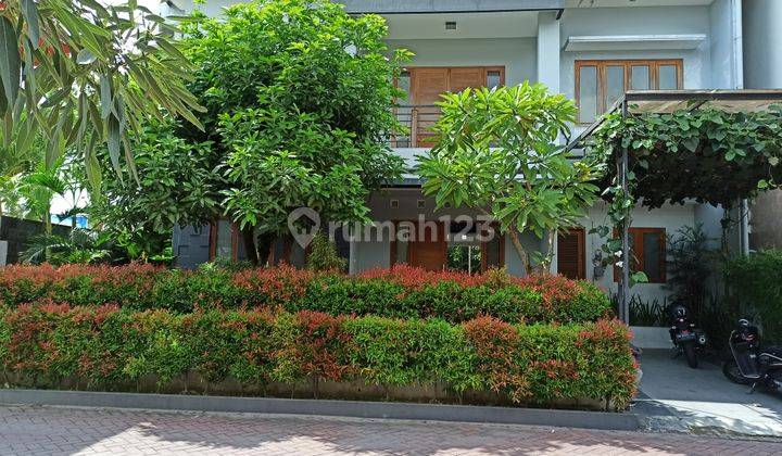 Rumah Mewah Dengan Desain Minimalis, Di Dalam Perumahan Taman Lavender, Sleman 1