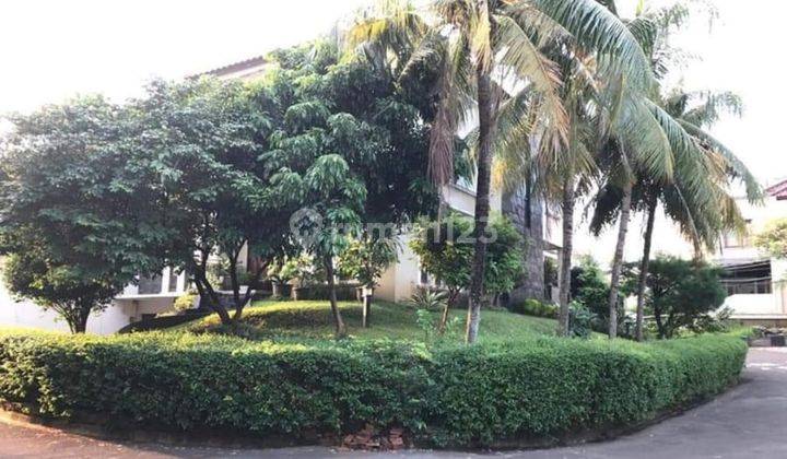 Dijual rumah 2 lantai siap huni lokasi strategis di jatipadang town house  1