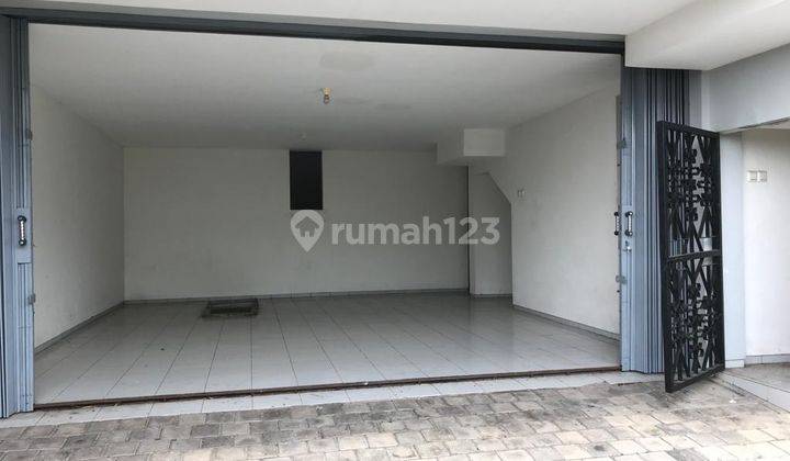 Rumah tengah kota Semarang siap pakai dekat tol Jatingaleh disewakan di Stonen townhouse papandayan Gajahmungkur Semarang selatan 2