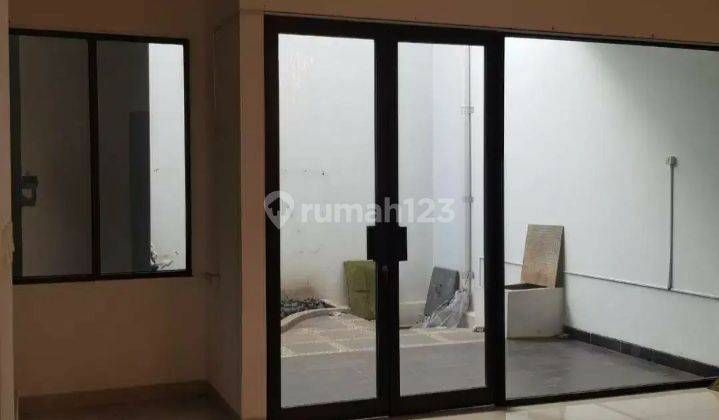 Di jual rumah bangunan baru 4 tahun siap huni lokasi setra indah 2