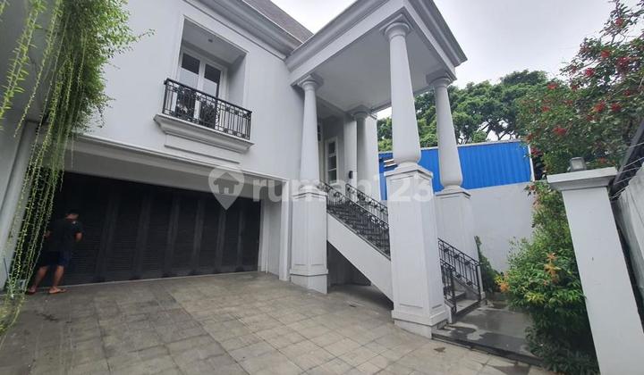 Modern Elegant House With Private Pool In Kebayoran Baru Modern Elegant House With Private Pool In Kebayoran Baru
