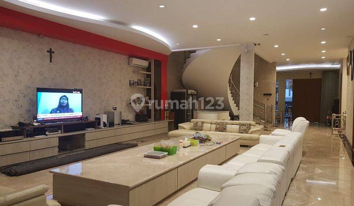 Luxury Home at Kota Baru Parahyangan 1