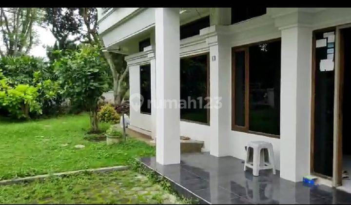 Rumah 2 lantai klasik terawat di perumahan Muara Bandung 2