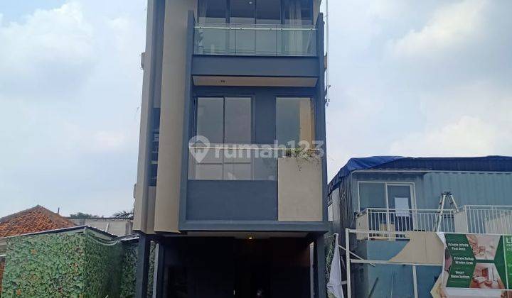 Rumah Townhouse 3 lantai  kebayoran lama Jakarta Selatan  1