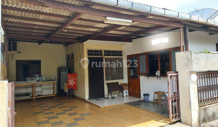 Rumah 1,5 lantai di Taman Meruya Ilir 1