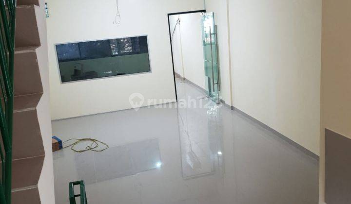 Rumah rapih uk 4,5x16 m di Jl Karya, Jelambar - Jakarta Barat 2