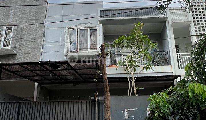 Rumah Minimalis 2 Lantai di Pejaten Barat Komp Bapenas Jakarta Selatan Lt 188M2 Cash Only Harga Menarik