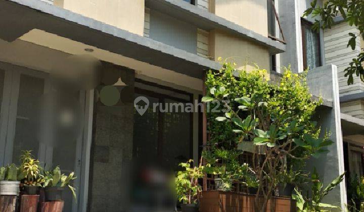 Dijual rumah 2 lantai di Bsd Eminent Precia 1