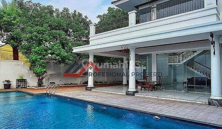 Dijual rumah mewah dan bagus di Kemang 2