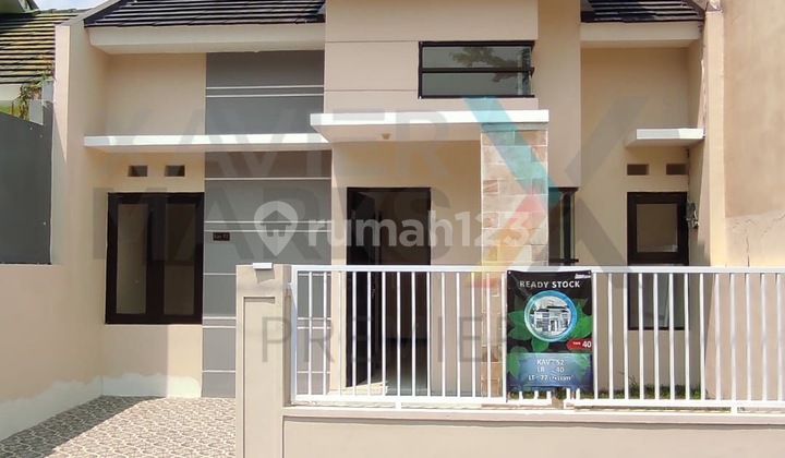 Rumah Modern Minimalis Selangkah dari Pintu Tol Singosari di Istana Cakalang Malang 1