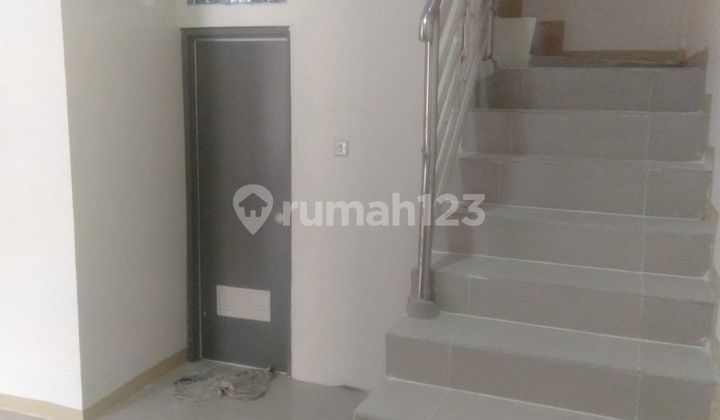 Rumah Baru Siap Huni 2 Lantai di Bekasi Jaya Indah Mekarsari Bekasi Timur  2