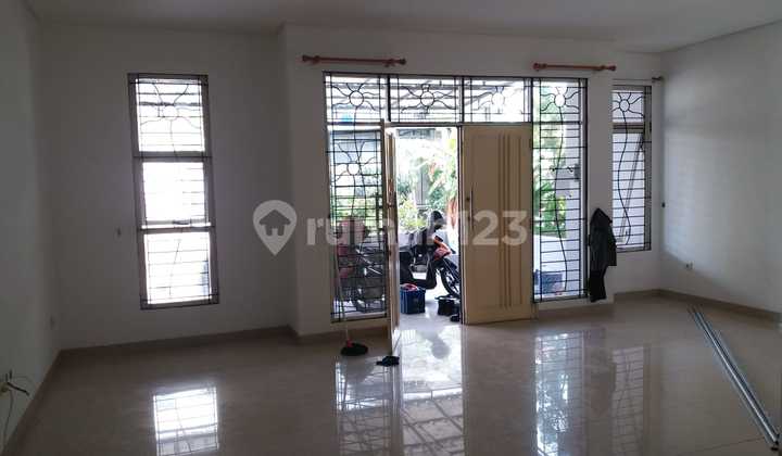 Rumah mewah semi furnished di Green Mansion, Daan Mogot 2