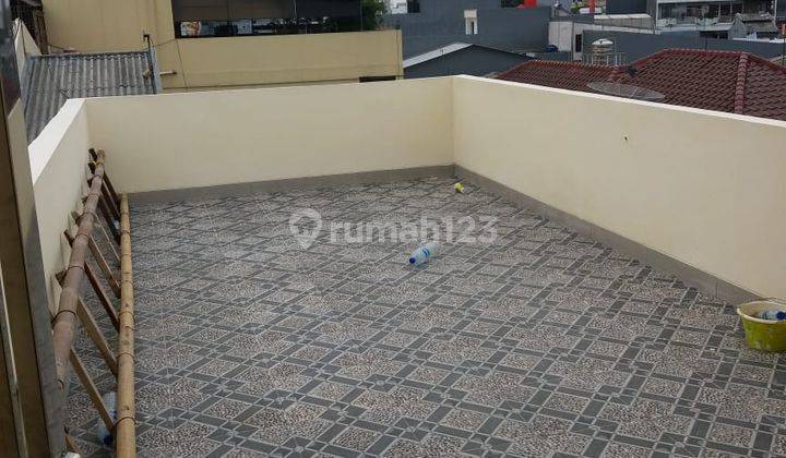 Rumah 3.5 lantai di makaliwe, grogol dekat citraland 1