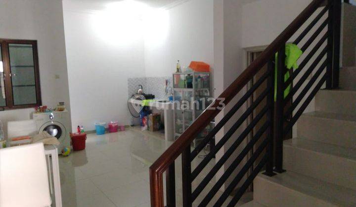 Dijual cepat Rumah 3.5 lantai furnished di Mandala, Tomang 2