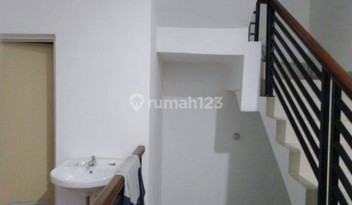 Dijual cepat Rumah 3.5 lantai furnished di Mandala, Tomang 2