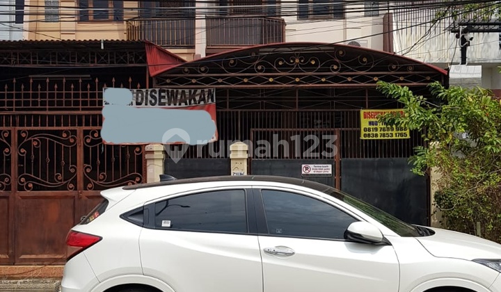 For Rent Quick 2-Story Semi-Furnished House in Pluit
